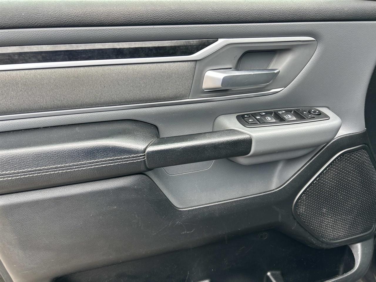 RAM 1500 Big Horn 4x4 Crew Cab 5'7" Box 2021