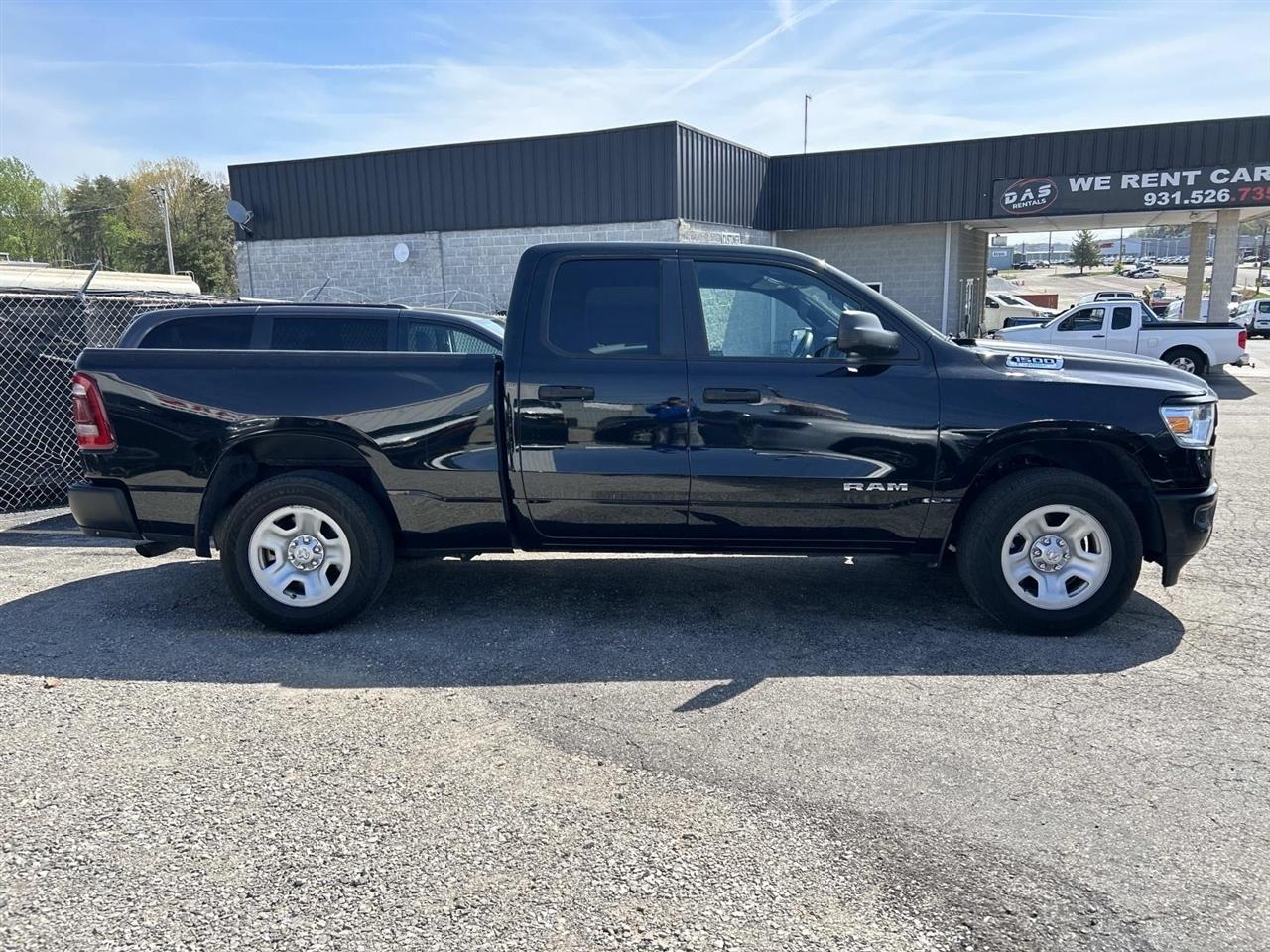 RAM 1500 Tradesman 4x2 Quad Cab 6'4" Box 2022