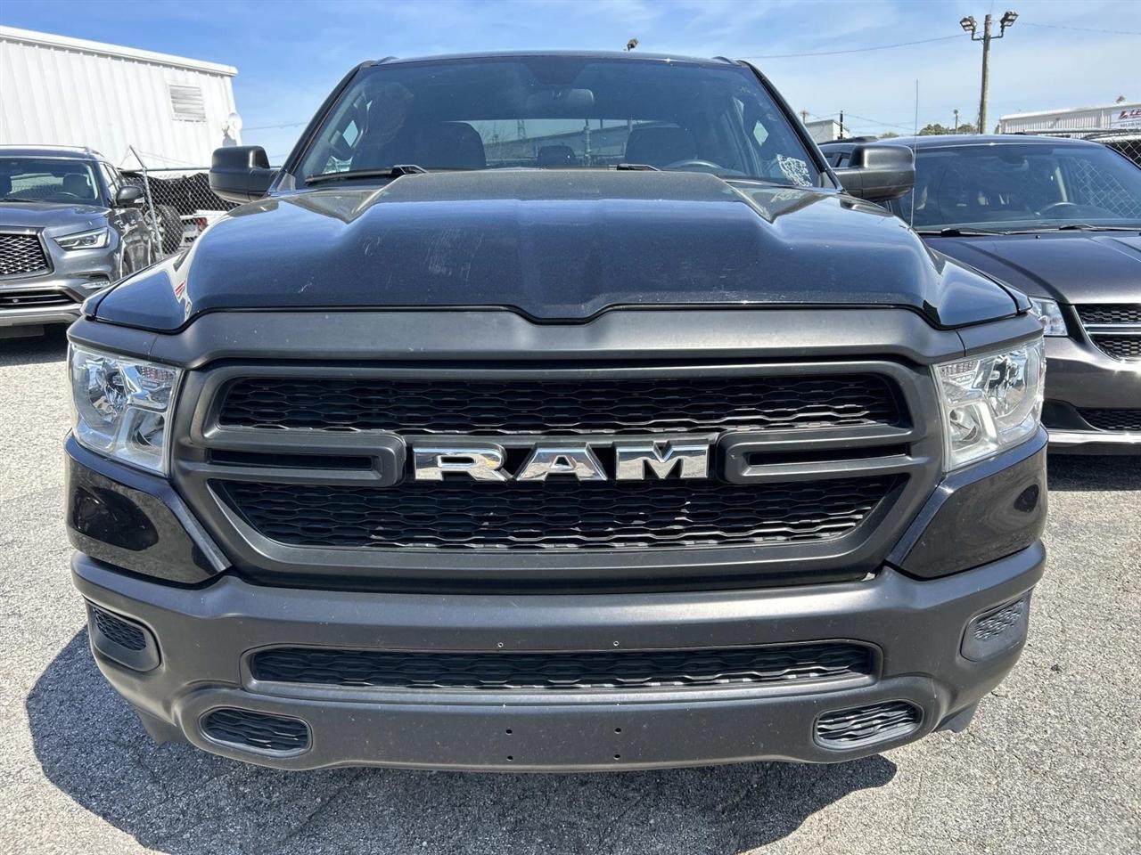 RAM 1500 Tradesman 4x2 Quad Cab 6'4" Box 2022