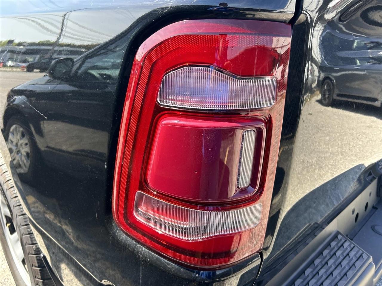 RAM 1500 Tradesman 4x2 Quad Cab 6'4" Box 2022