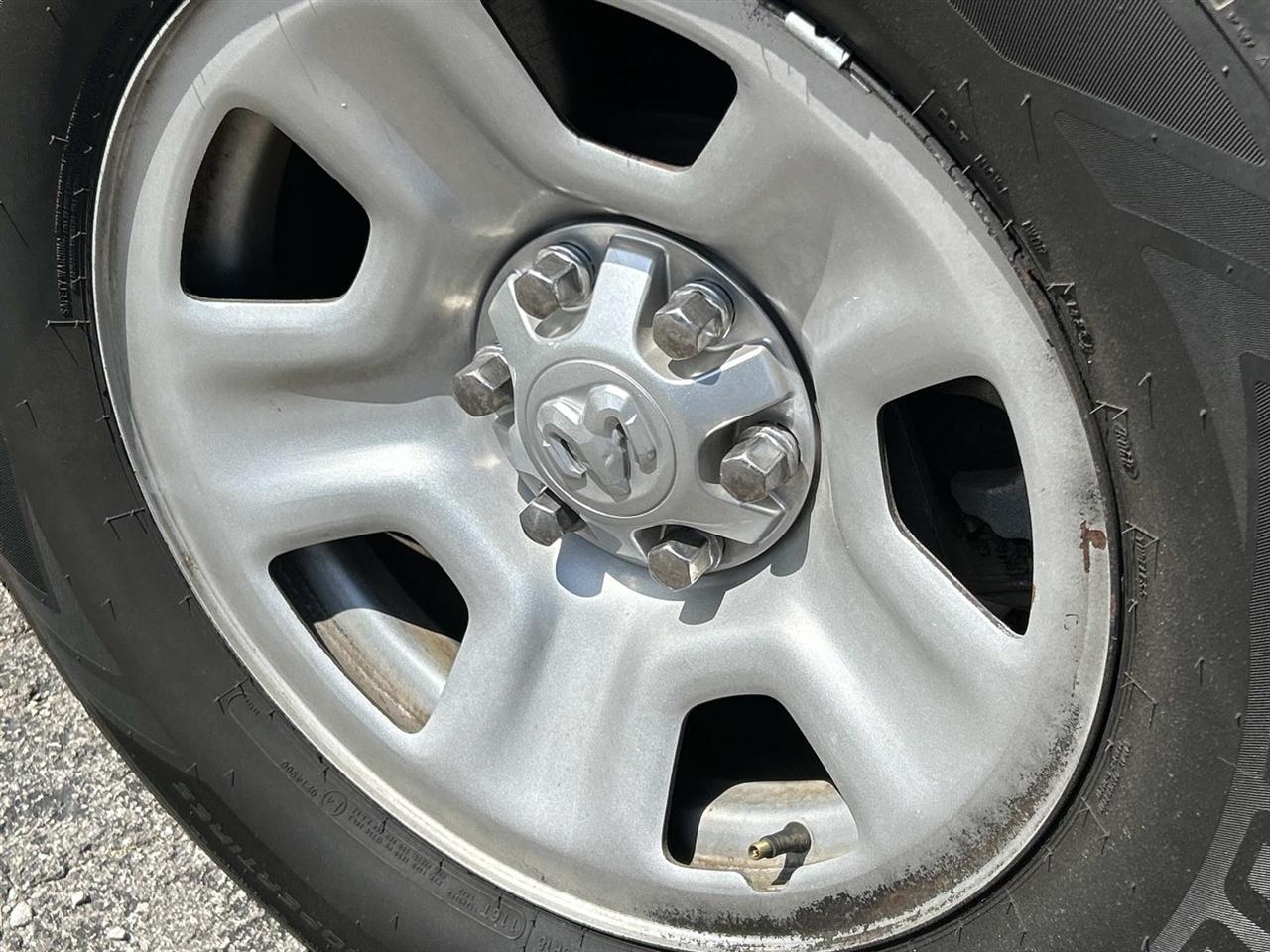 RAM 1500 Tradesman 4x2 Quad Cab 6'4" Box 2022