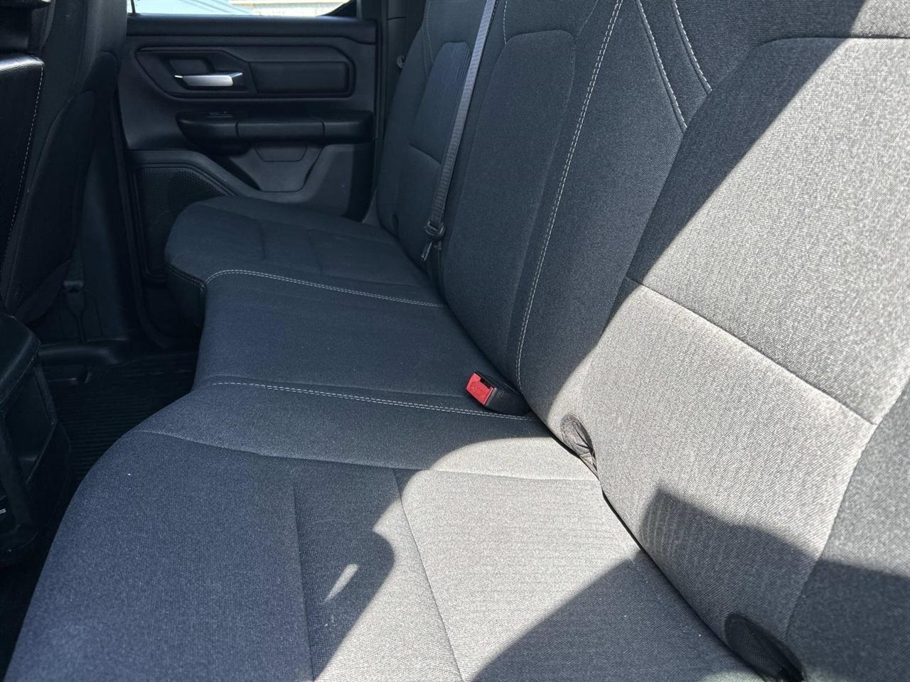 RAM 1500 Tradesman 4x2 Quad Cab 6'4" Box 2022