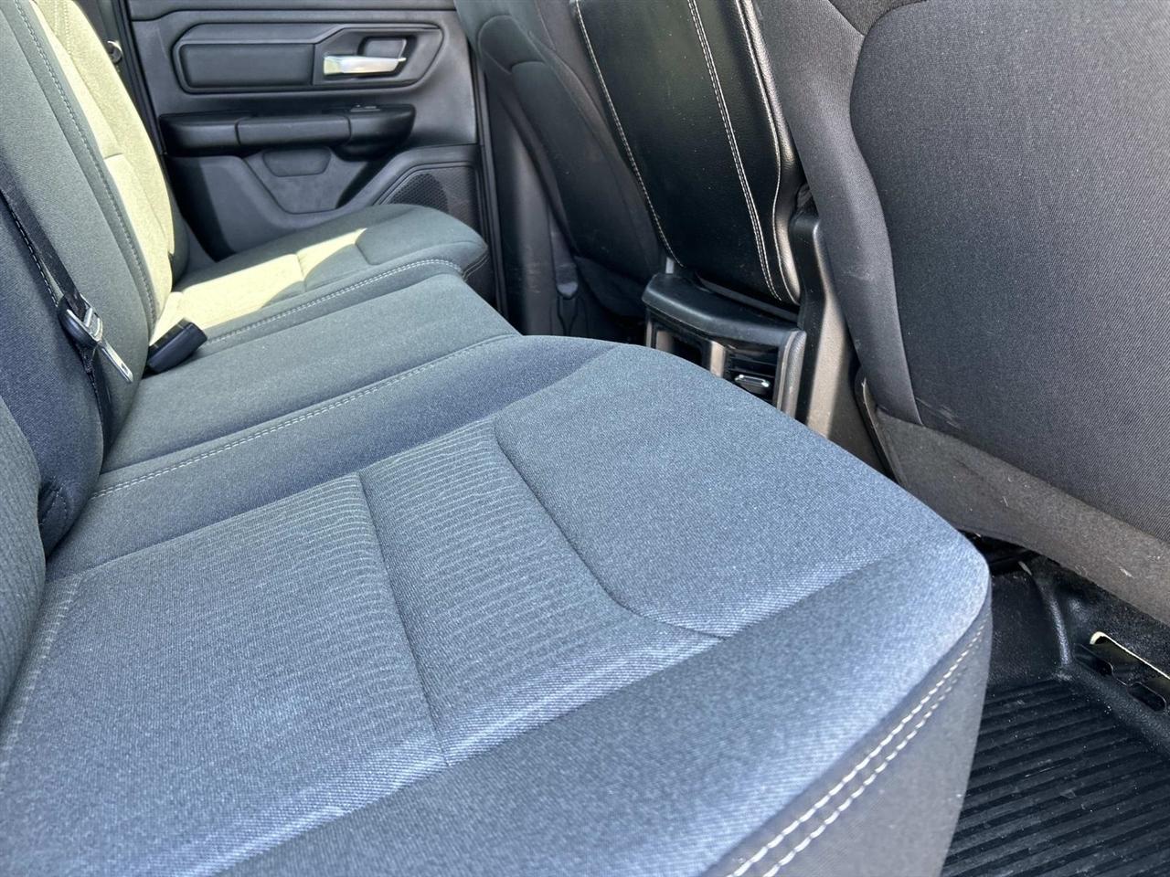 RAM 1500 Tradesman 4x2 Quad Cab 6'4" Box 2022