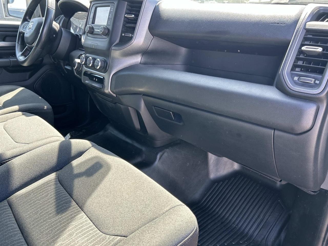 RAM 1500 Tradesman 4x2 Quad Cab 6'4" Box 2022