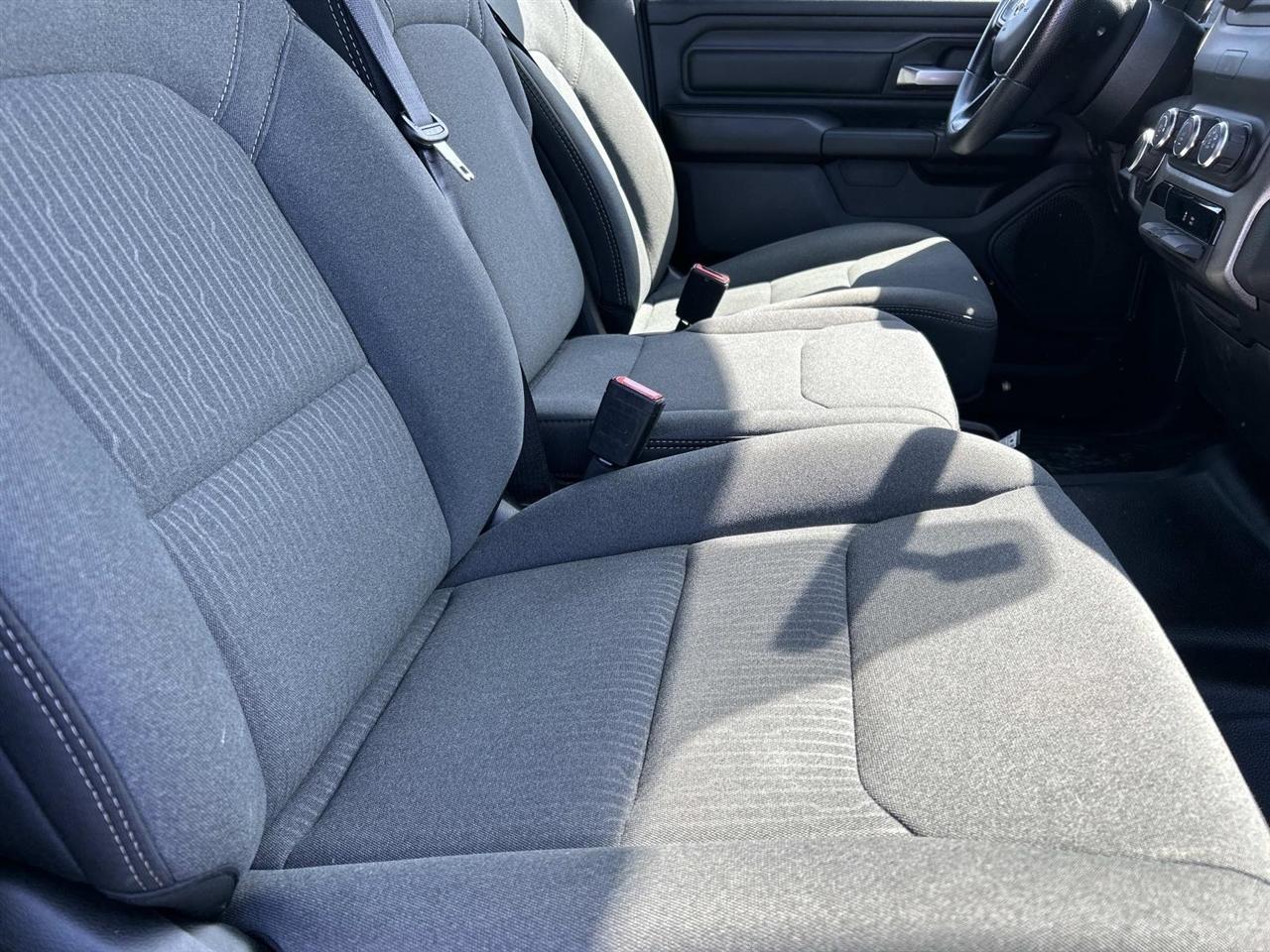 RAM 1500 Tradesman 4x2 Quad Cab 6'4" Box 2022