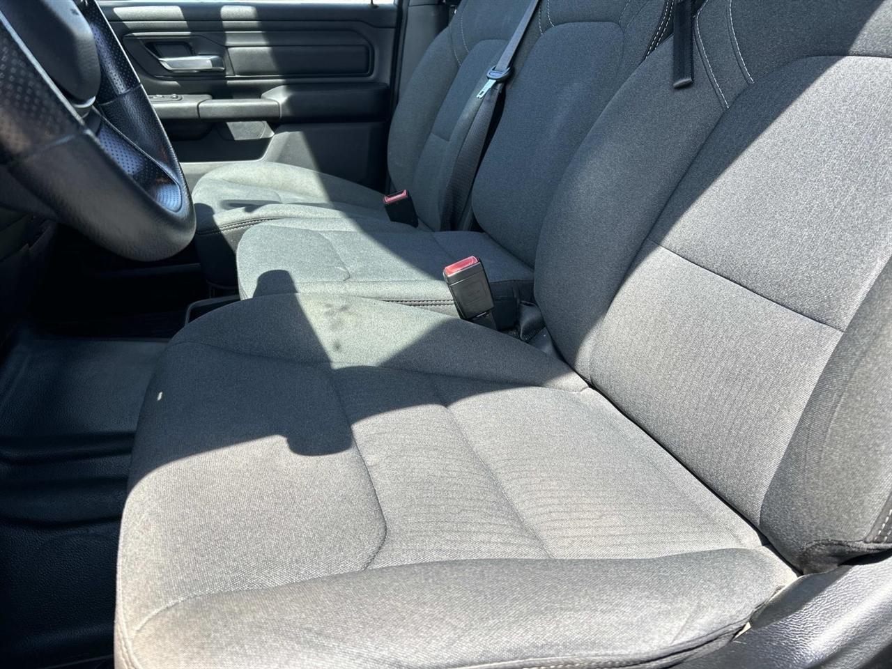 RAM 1500 Tradesman 4x2 Quad Cab 6'4" Box 2022