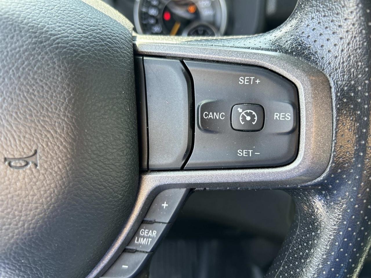 RAM 1500 Tradesman 4x2 Quad Cab 6'4" Box 2022