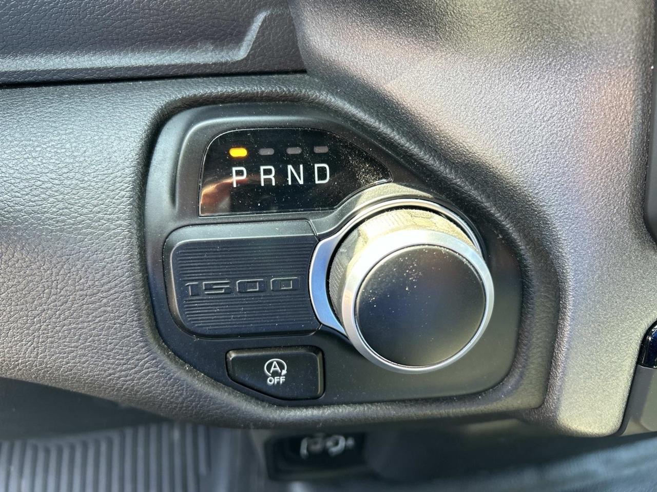 RAM 1500 Tradesman 4x2 Quad Cab 6'4" Box 2022