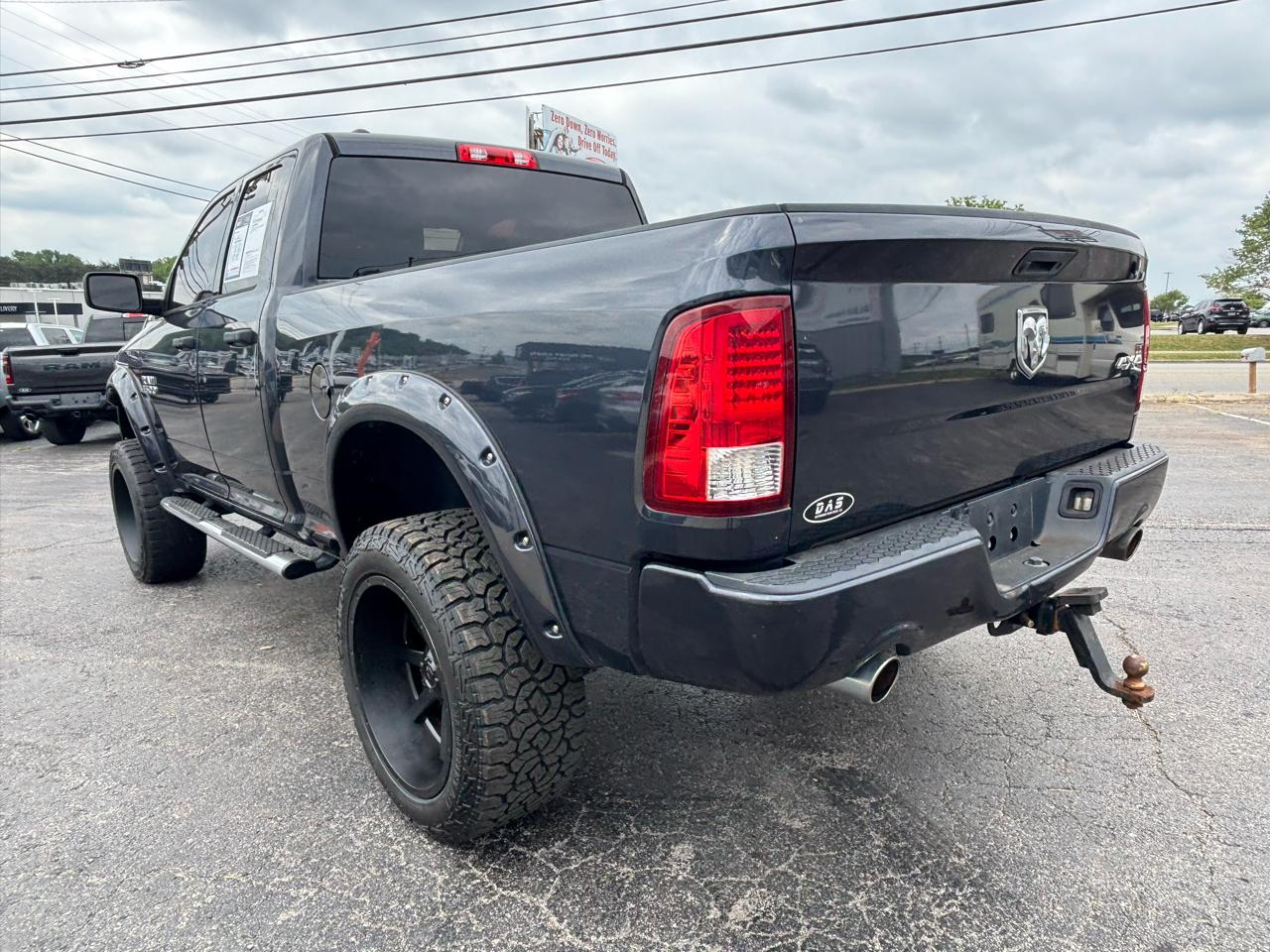 RAM 1500 4WD Quad Cab 140.5" Express 2016