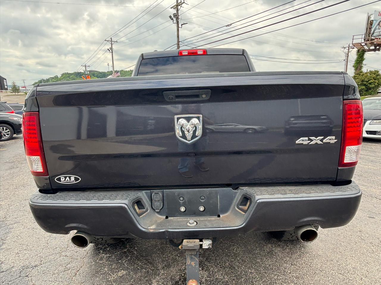 RAM 1500 4WD Quad Cab 140.5" Express 2016