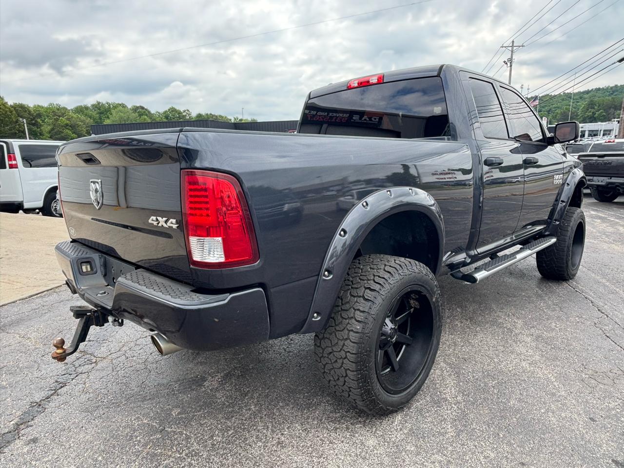 RAM 1500 4WD Quad Cab 140.5" Express 2016