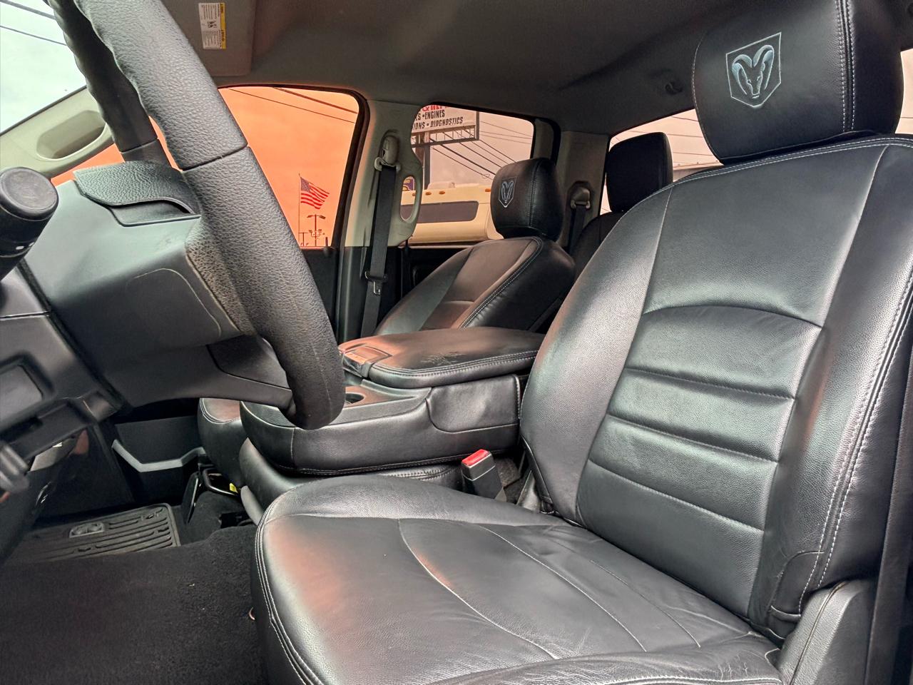 RAM 1500 4WD Quad Cab 140.5" Express 2016