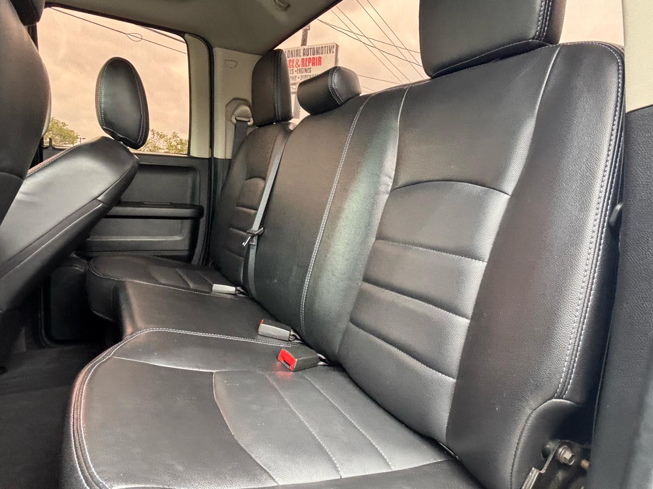 RAM 1500 4WD Quad Cab 140.5" Express 2016