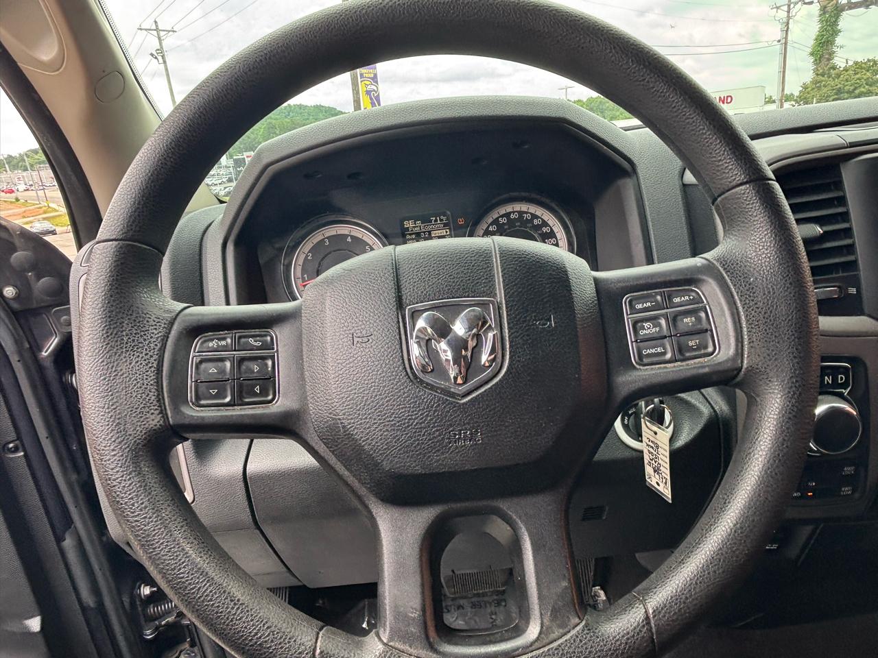 RAM 1500 4WD Quad Cab 140.5" Express 2016