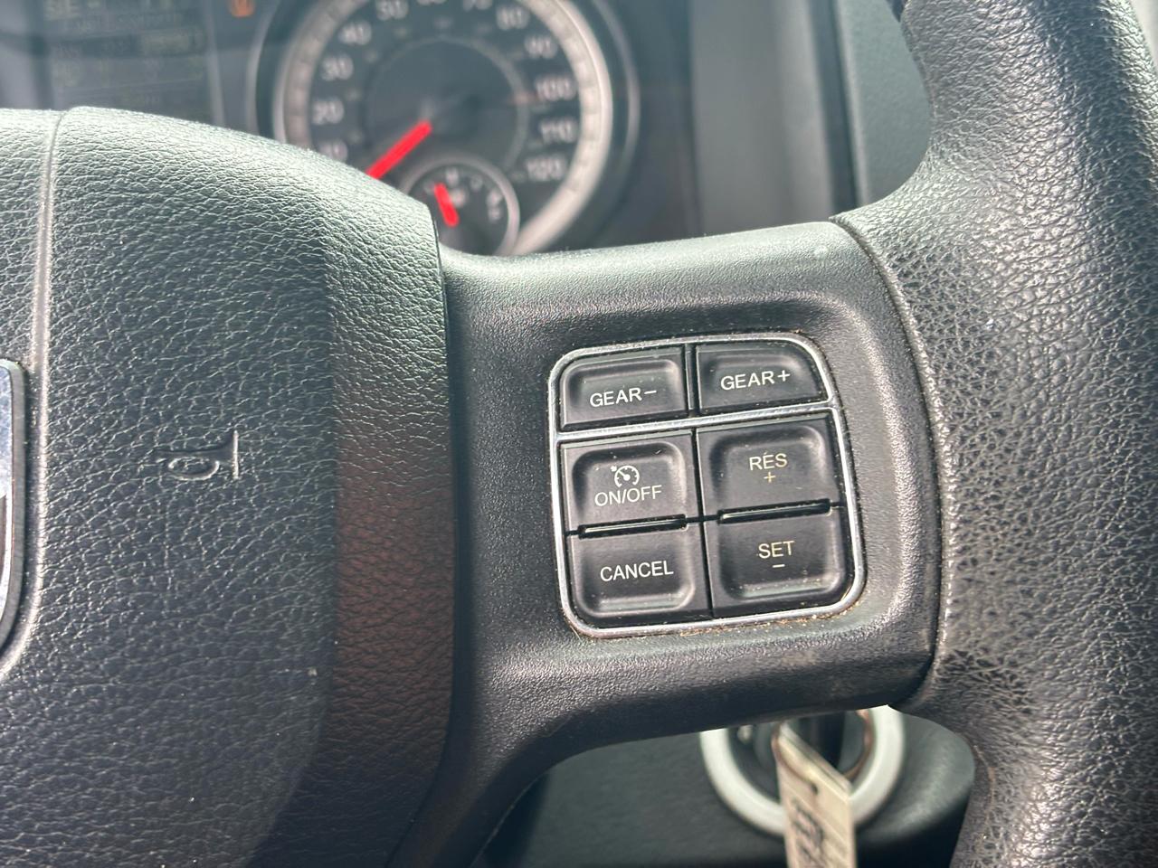 RAM 1500 4WD Quad Cab 140.5" Express 2016