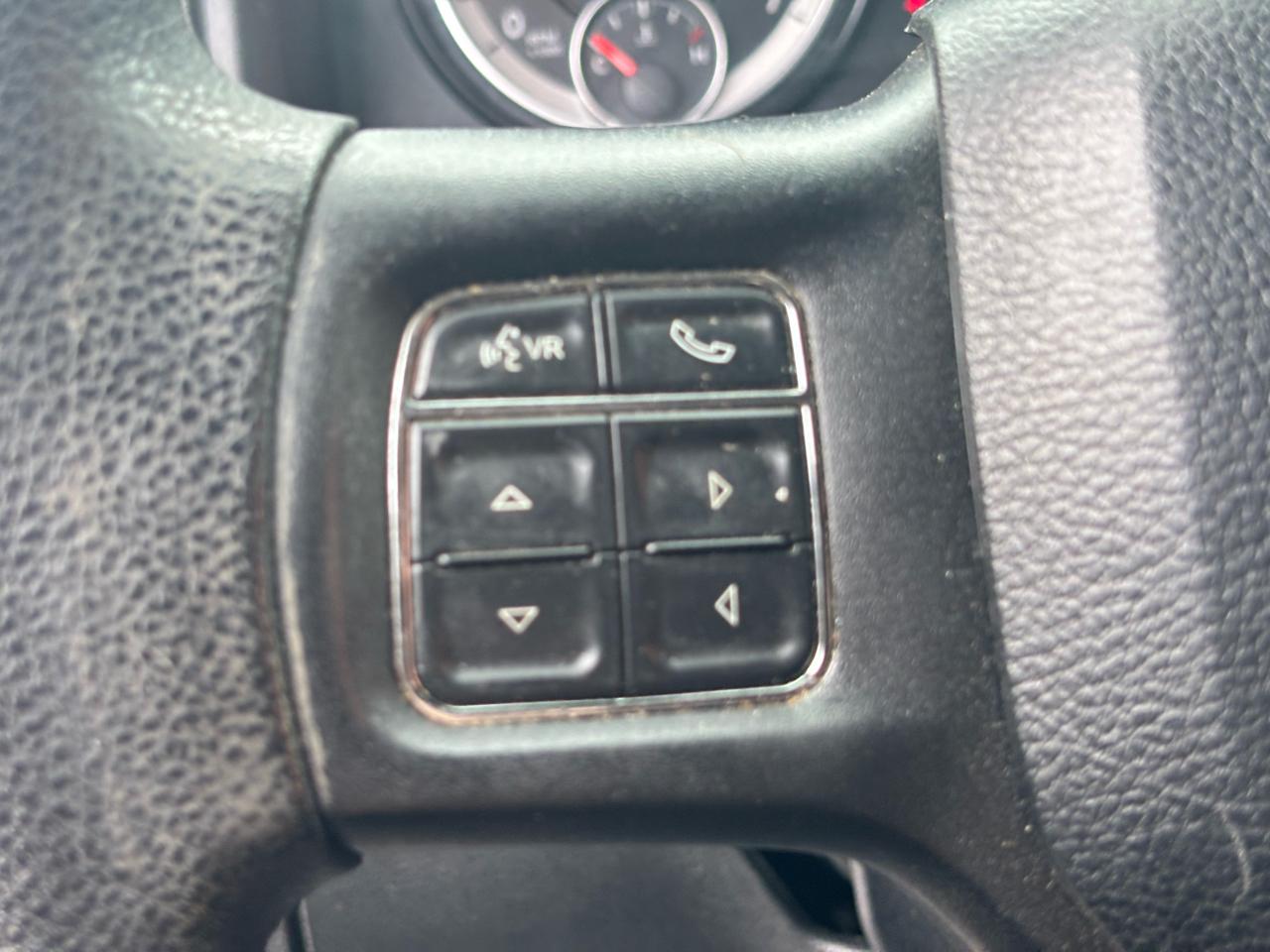 RAM 1500 4WD Quad Cab 140.5" Express 2016