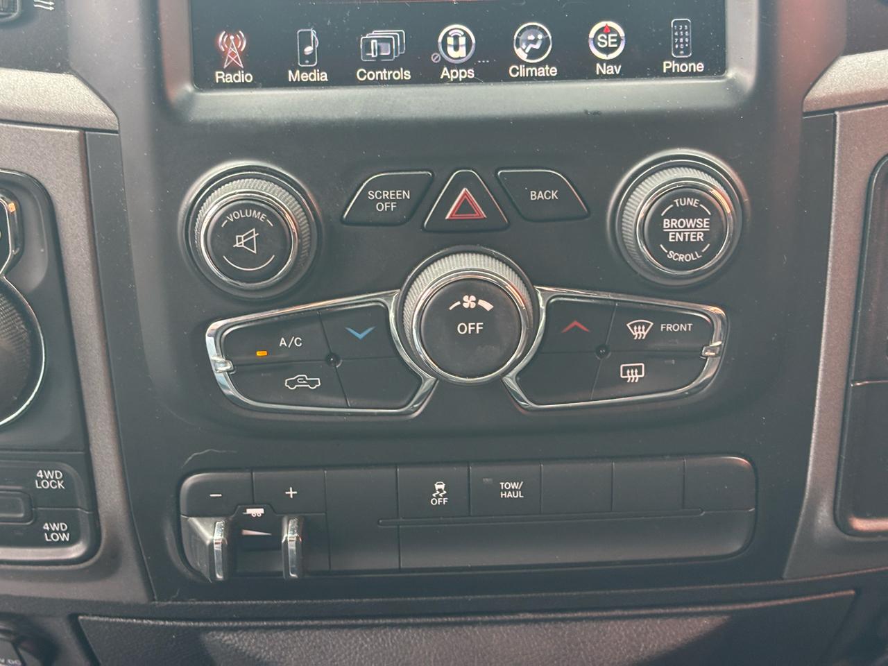 RAM 1500 4WD Quad Cab 140.5" Express 2016