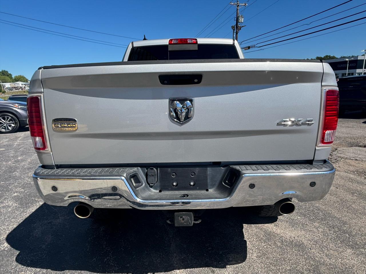 RAM 1500 4WD Crew Cab 140.5" Laramie Longhorn Edition 2013