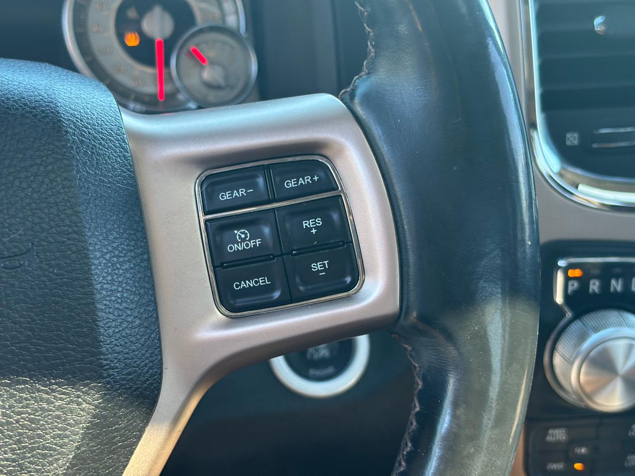 RAM 1500 4WD Crew Cab 140.5" Laramie Longhorn Edition 2013