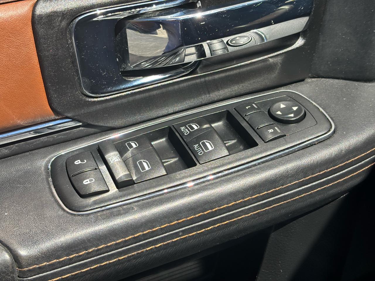 RAM 1500 4WD Crew Cab 140.5" Laramie Longhorn Edition 2013