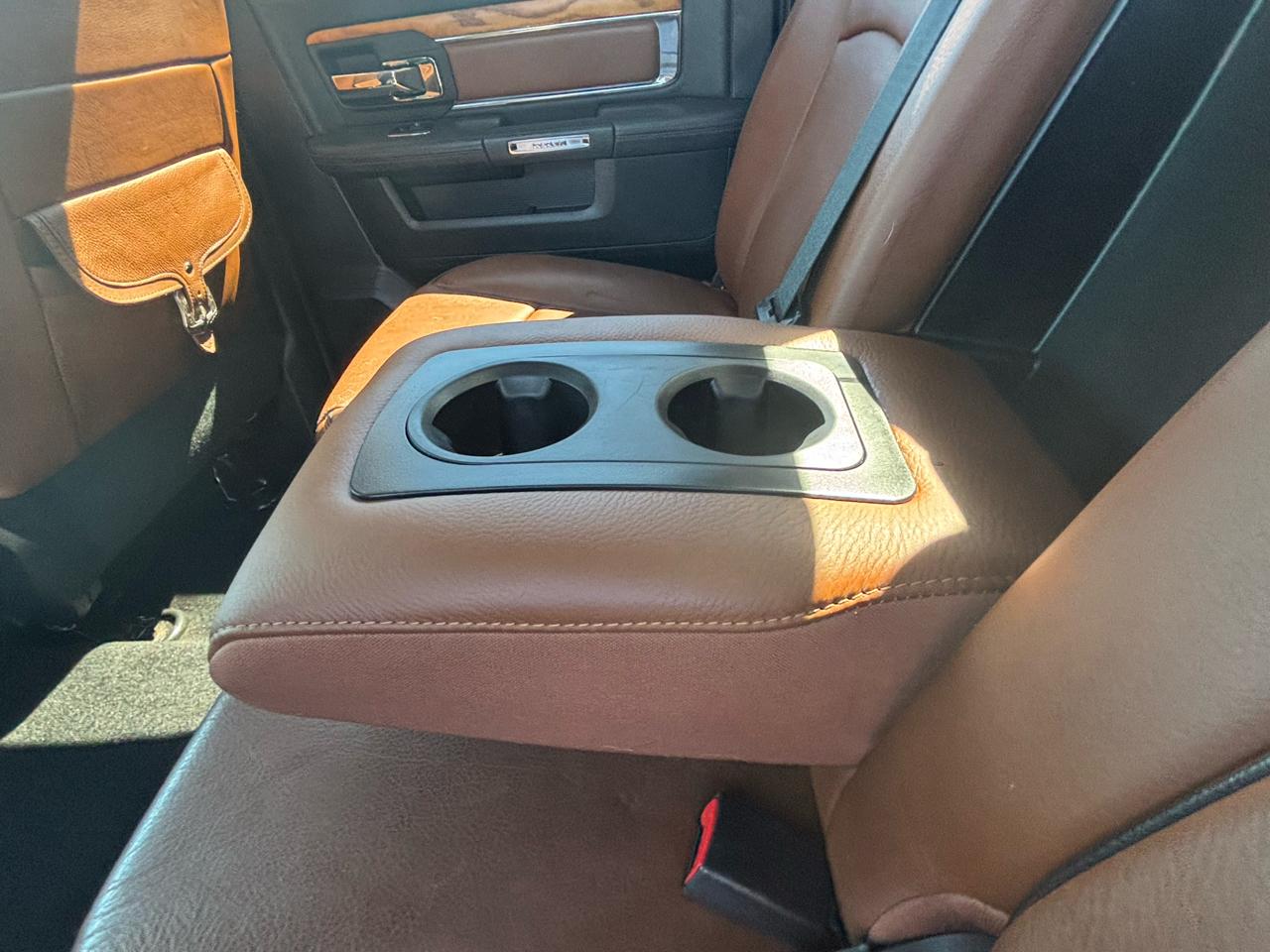 RAM 1500 4WD Crew Cab 140.5" Laramie Longhorn Edition 2013