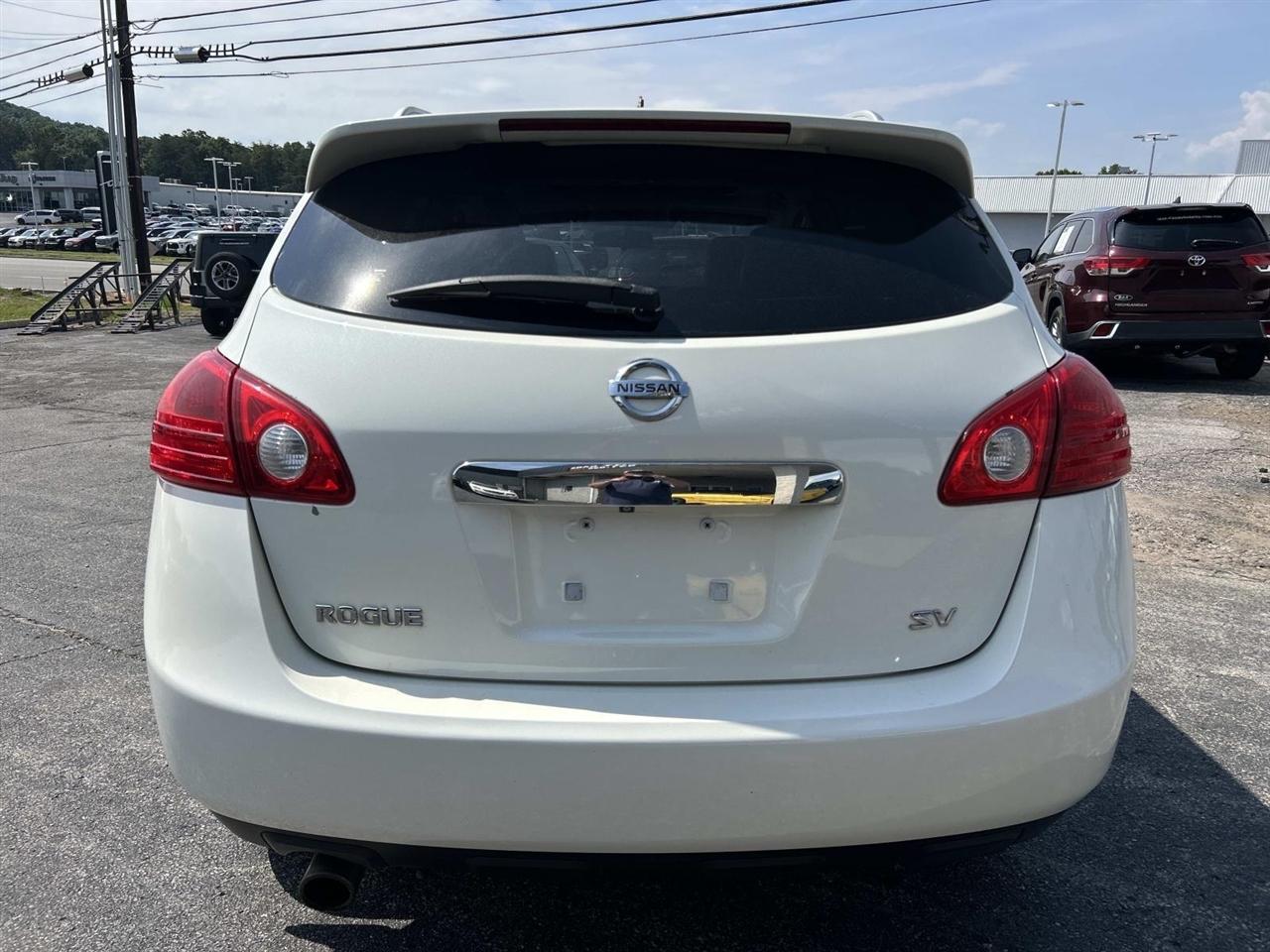 Nissan Rogue FWD 4dr SV 2012