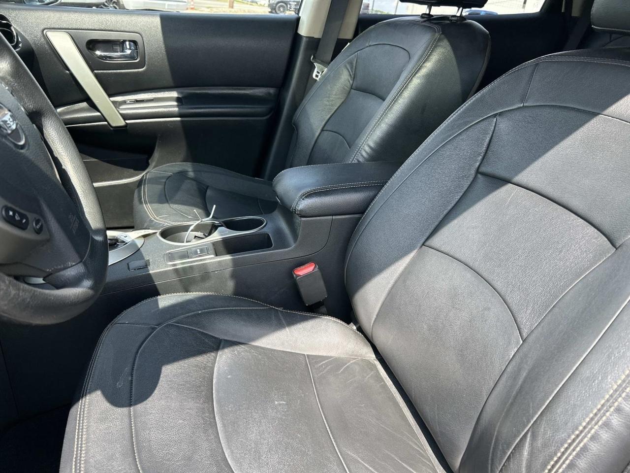 Nissan Rogue FWD 4dr SV 2012
