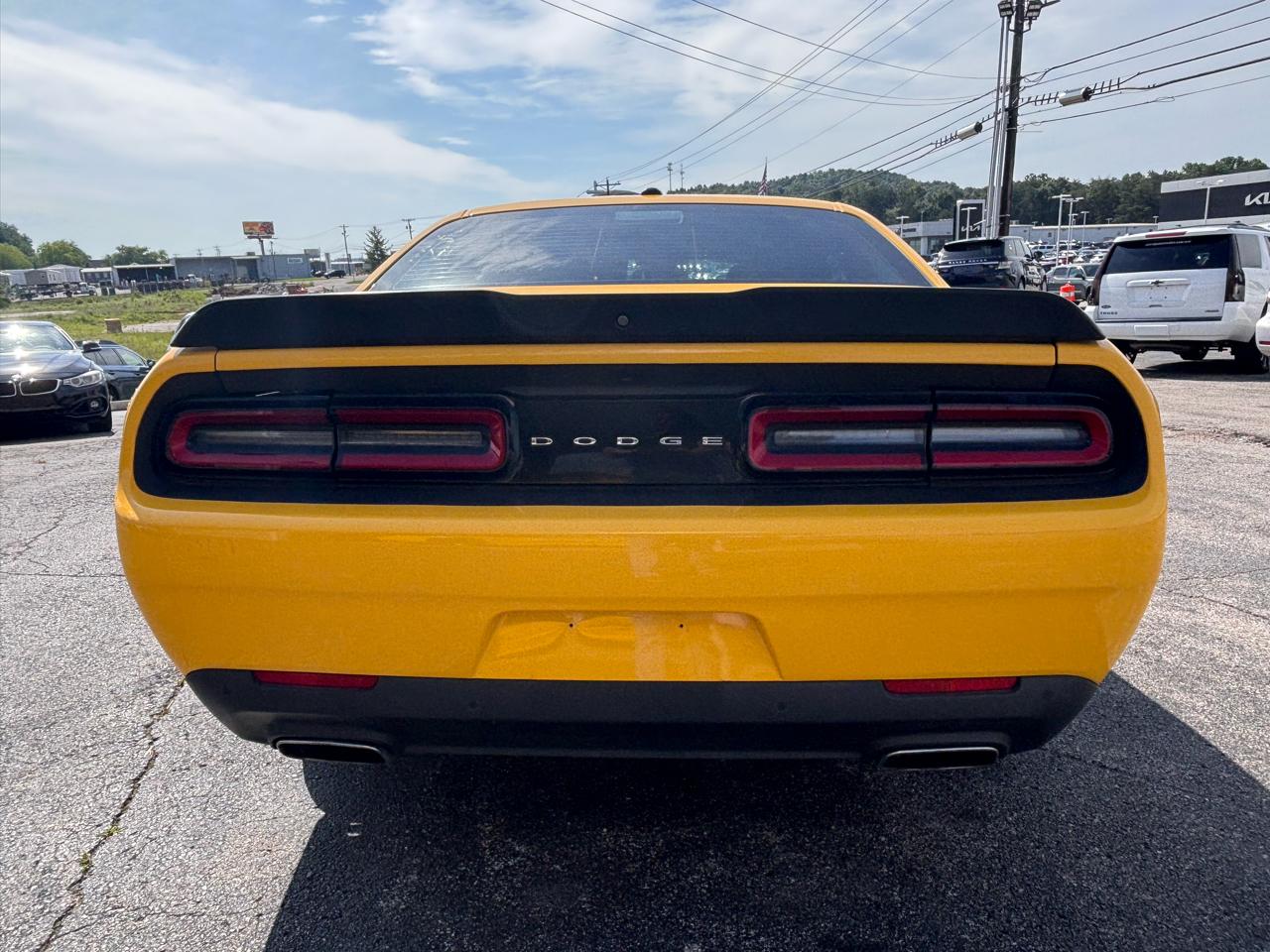 Dodge Challenger SXT RWD 2018