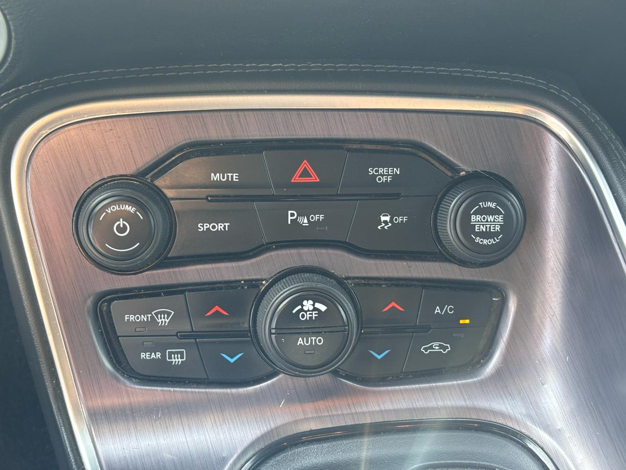 Dodge Challenger SXT RWD 2018