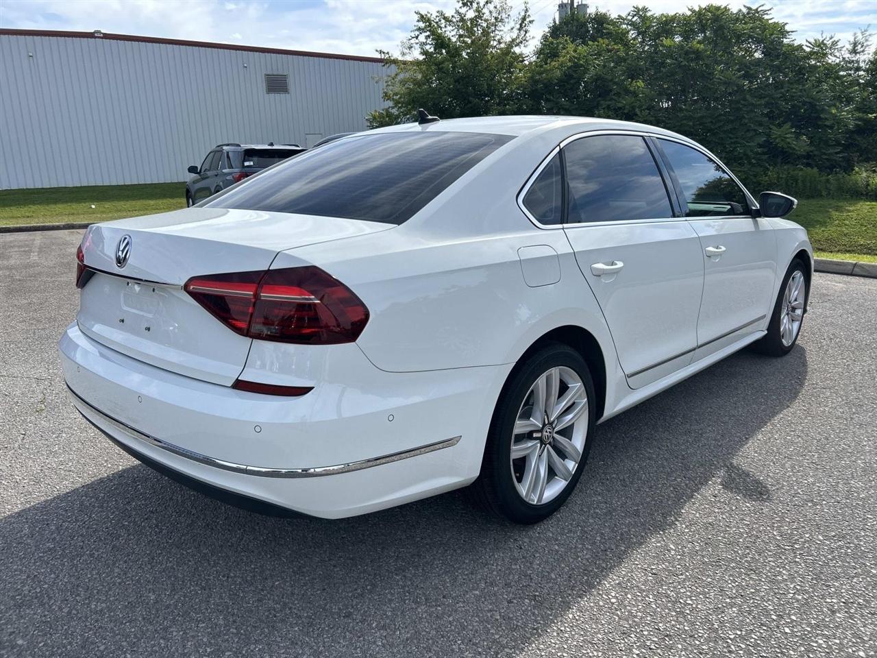 Volkswagen Passat 1.8T SEL Premium Auto 2017