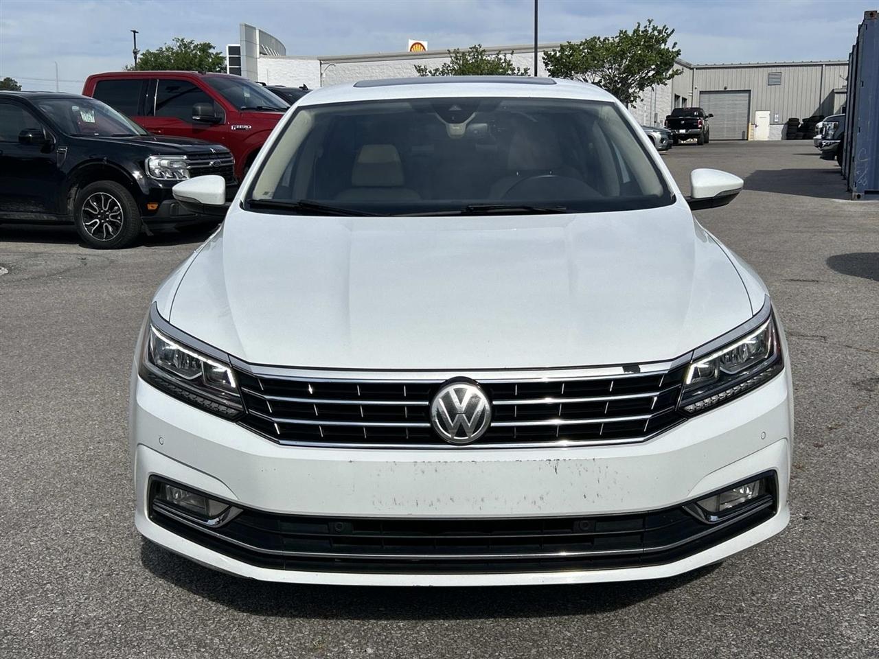 Volkswagen Passat 1.8T SEL Premium Auto 2017