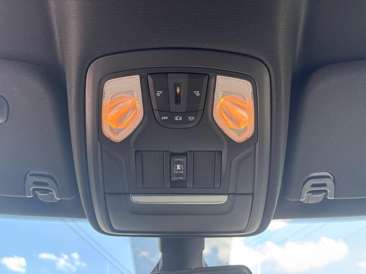 RAM 1500 Big Horn/Lone Star 4x4 Crew Cab 5'7" Box 2019