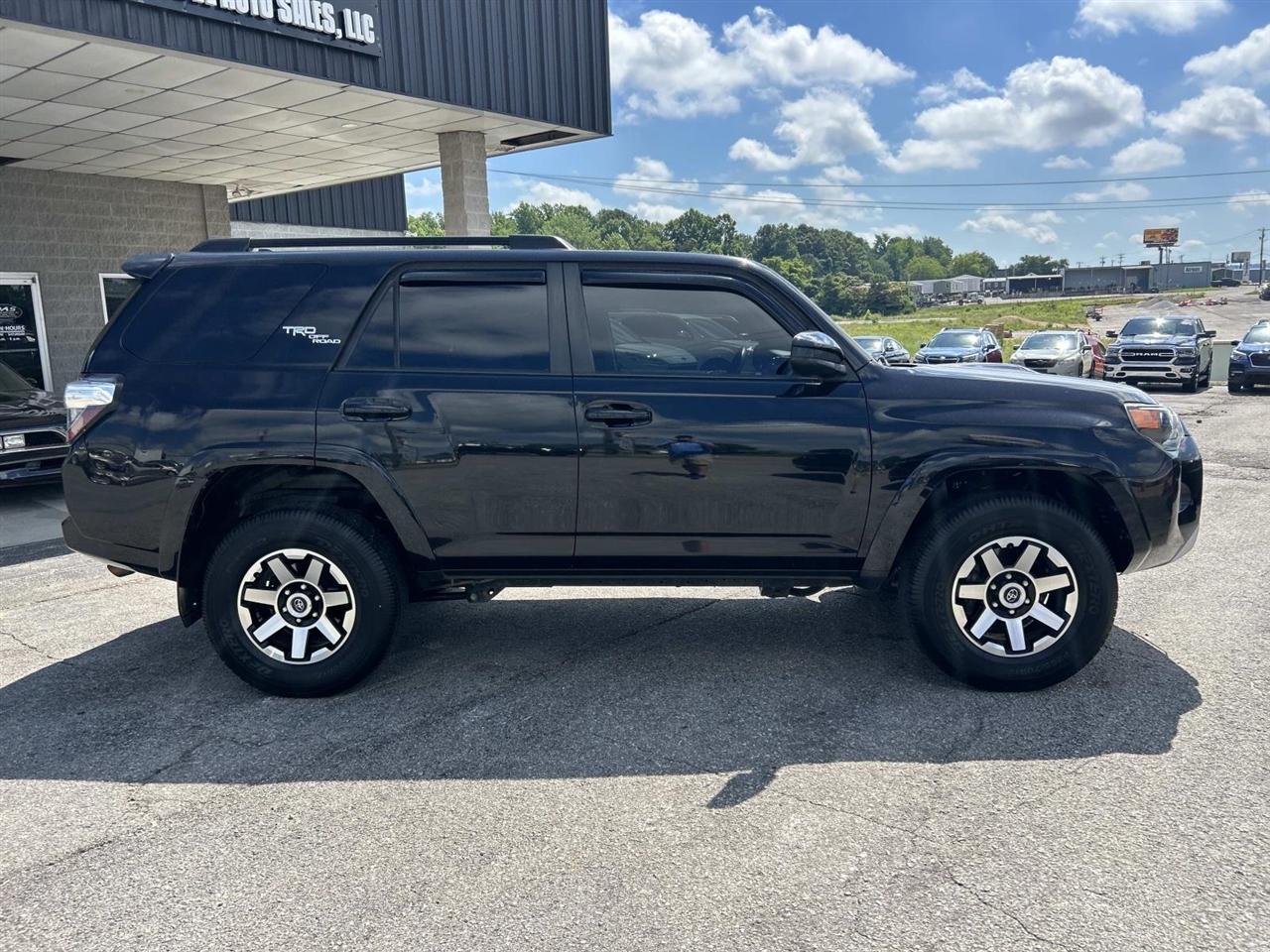 Toyota 4Runner TRD Off Road Premium 4WD (Natl) 2020