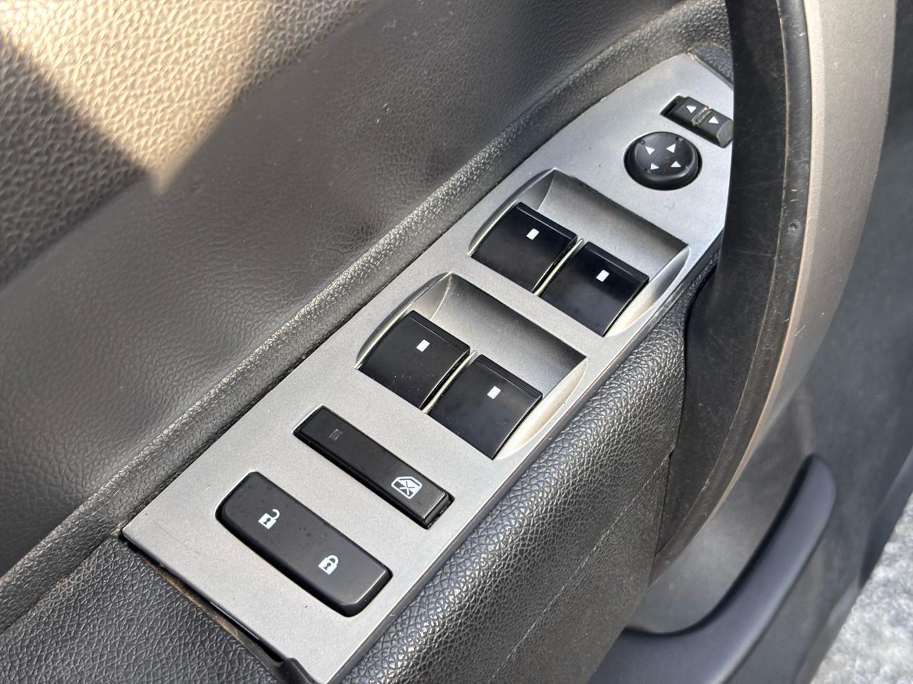 Chevrolet Silverado 1500 4WD Crew Cab 143.5" LT 2012
