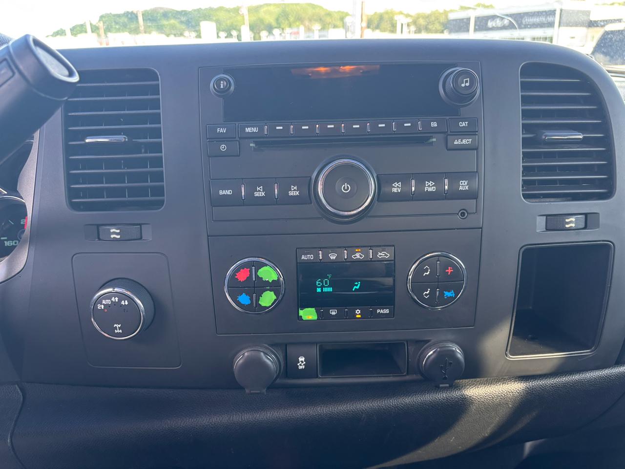 Chevrolet Silverado 1500 4WD Crew Cab 143.5" LT 2012