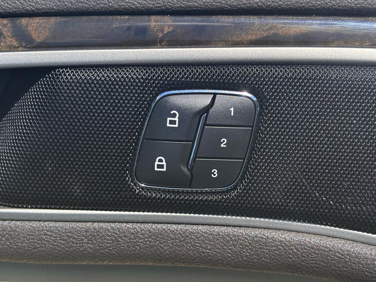 Lincoln MKZ 4dr Sdn FWD 2014