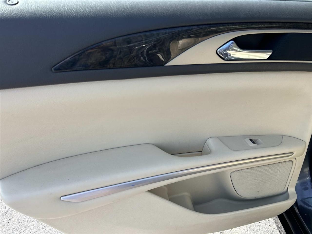 Lincoln MKZ 4dr Sdn FWD 2014