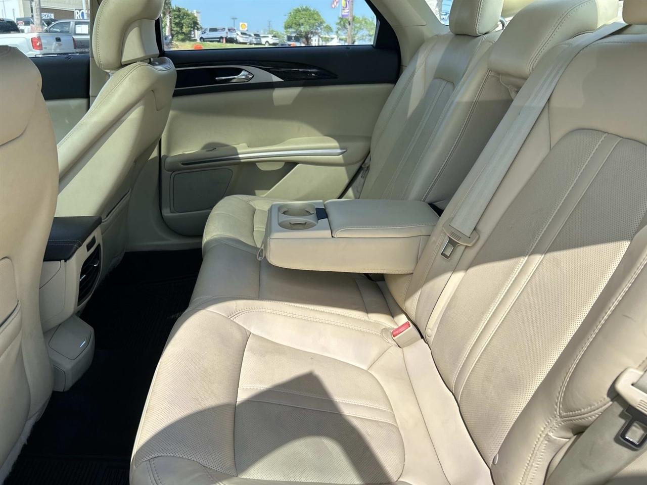 Lincoln MKZ 4dr Sdn FWD 2014