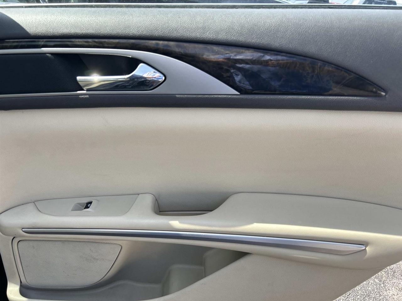 Lincoln MKZ 4dr Sdn FWD 2014