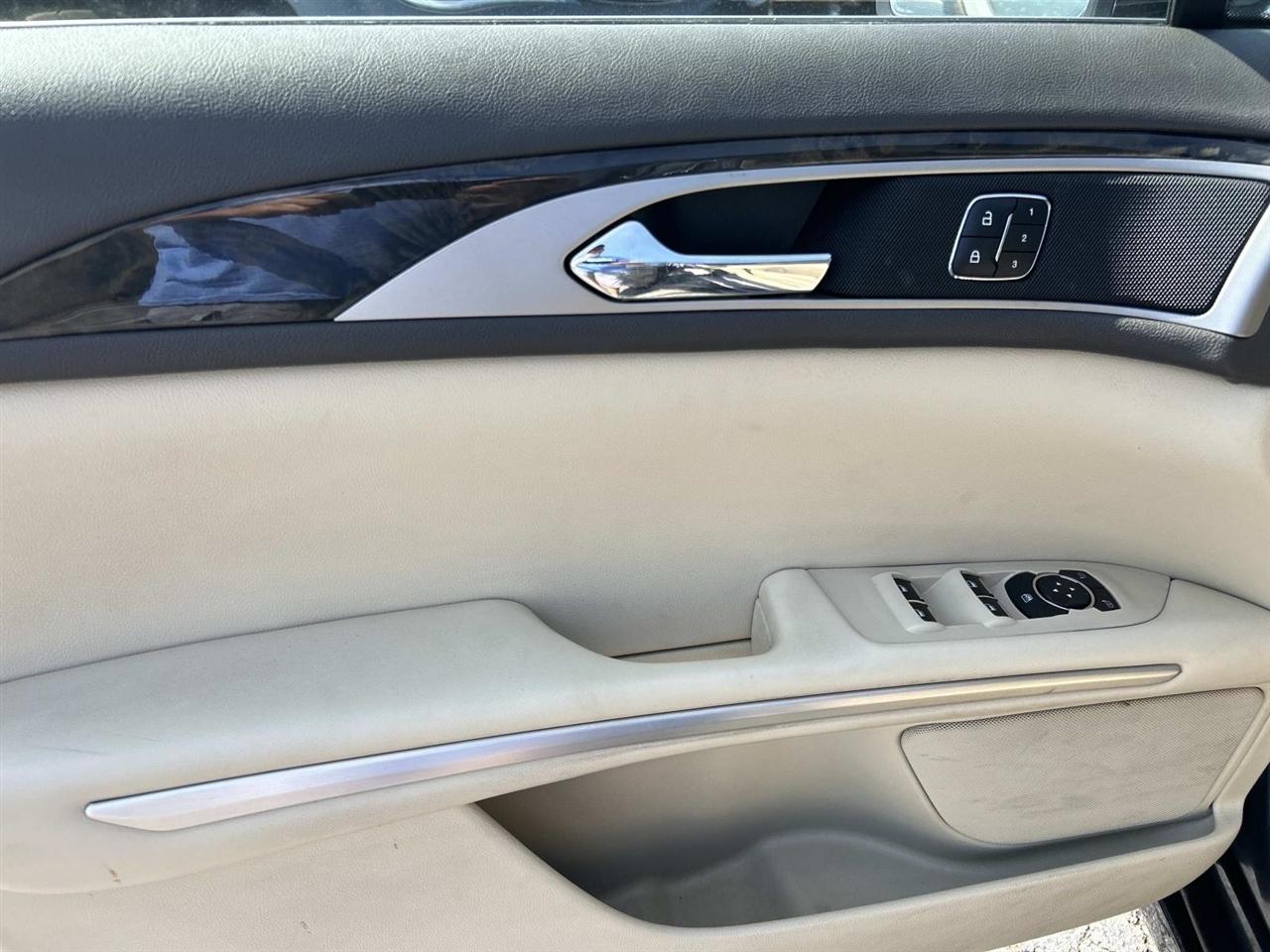 Lincoln MKZ 4dr Sdn FWD 2014