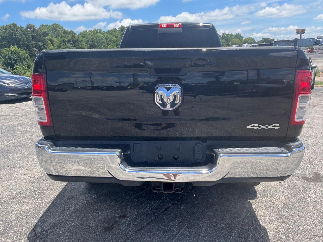 RAM 2500 Tradesman 4x4 Reg Cab 8' Box 2022