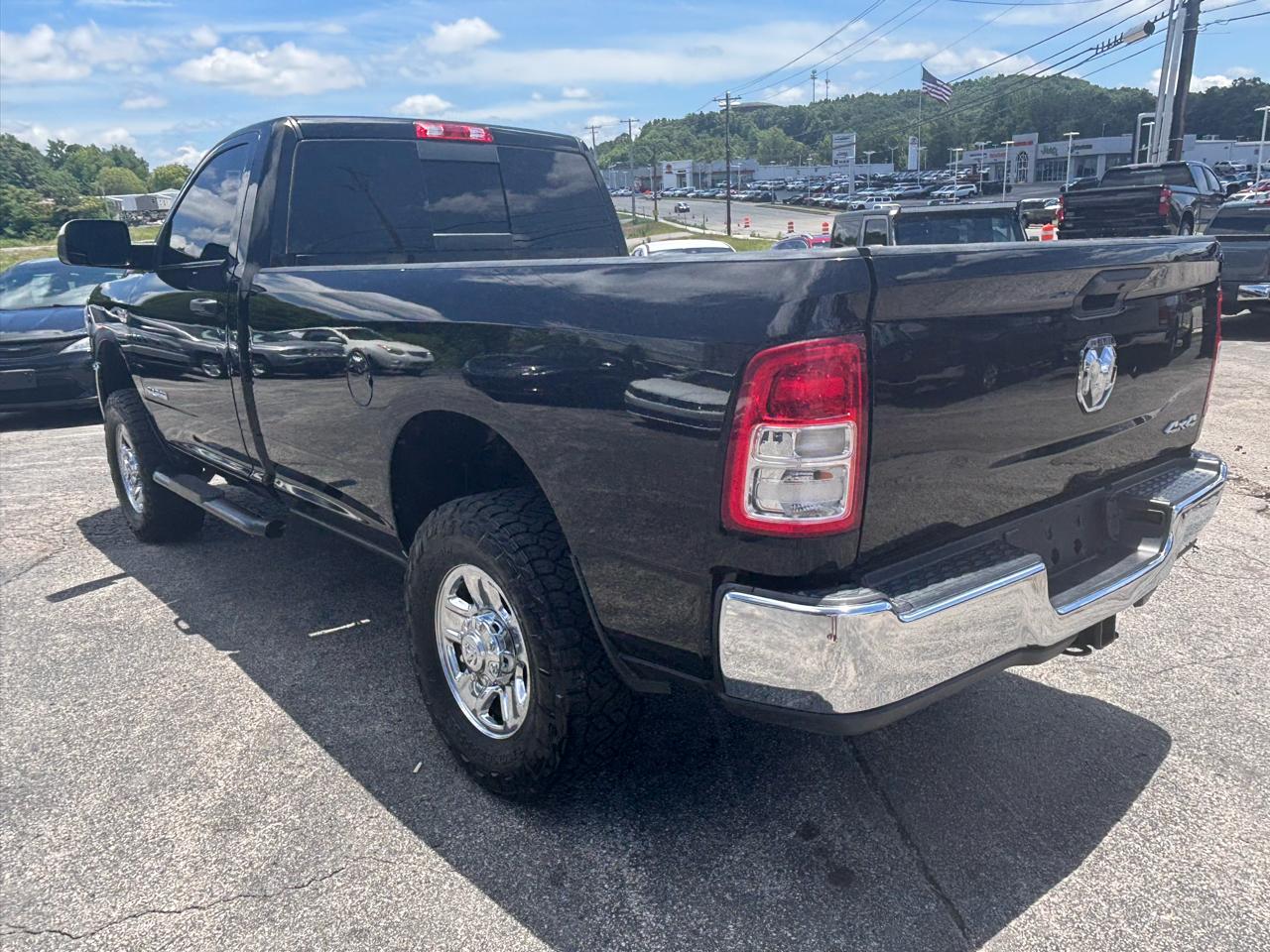 RAM 2500 Tradesman 4x4 Reg Cab 8' Box 2022