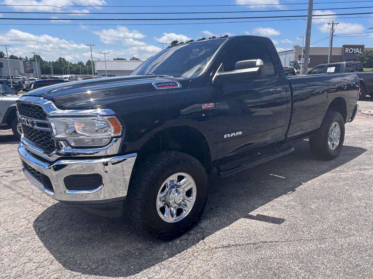 RAM 2500 Tradesman 4x4 Reg Cab 8' Box 2022