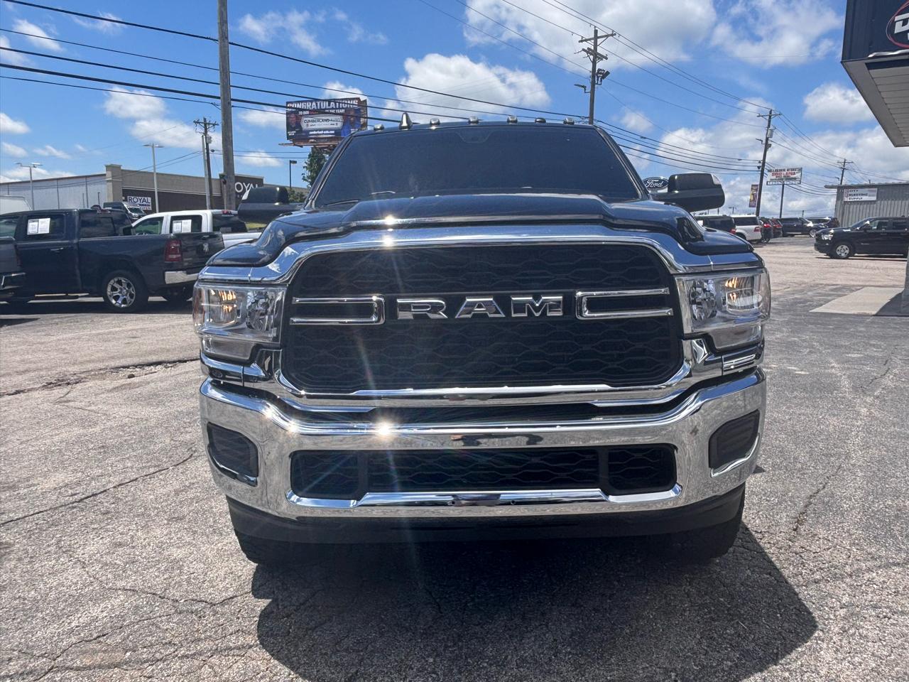 RAM 2500 Tradesman 4x4 Reg Cab 8' Box 2022