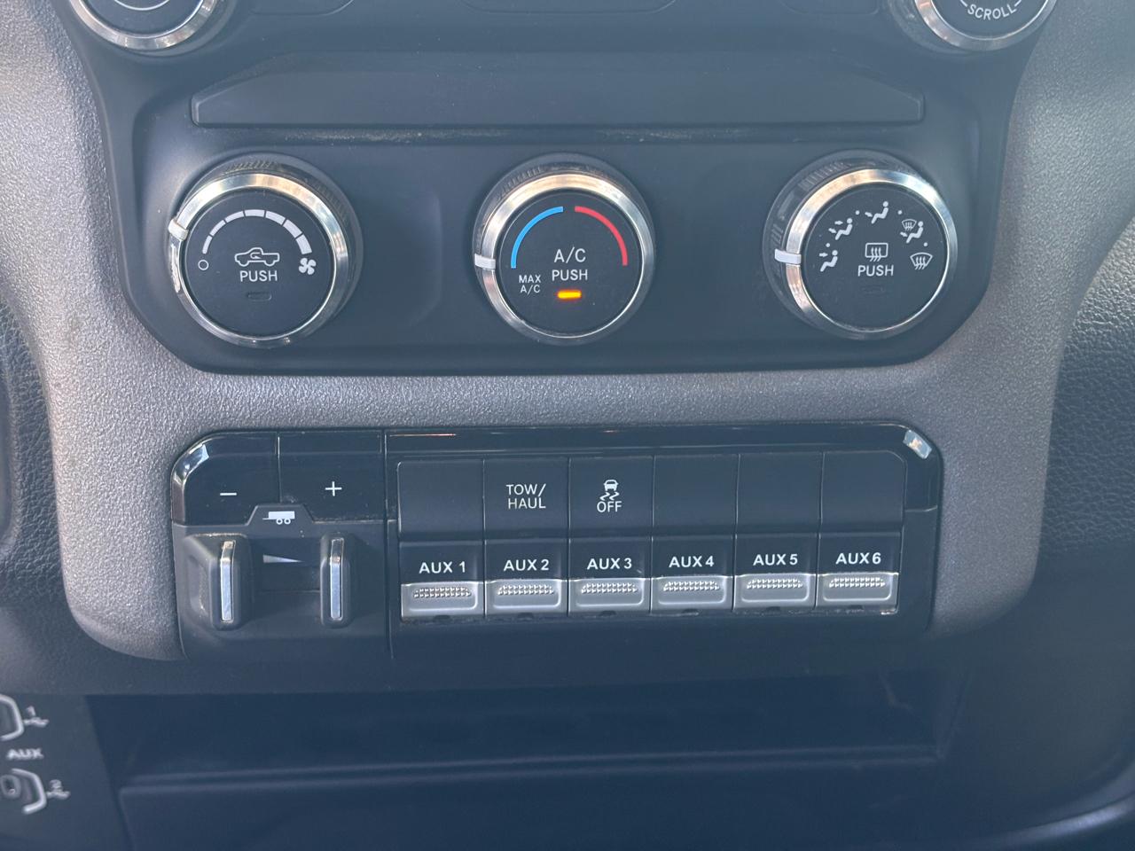 RAM 2500 Tradesman 4x4 Reg Cab 8' Box 2022