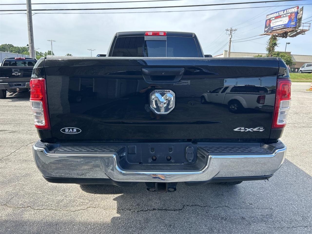 RAM 2500 Tradesman 4x4 Reg Cab 8' Box 2022