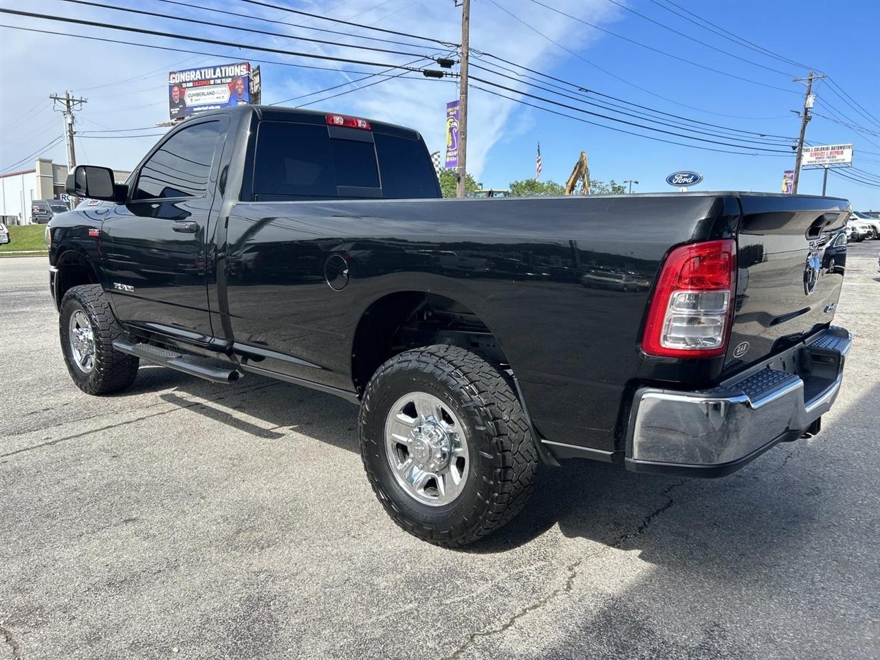 RAM 2500 Tradesman 4x4 Reg Cab 8' Box 2022
