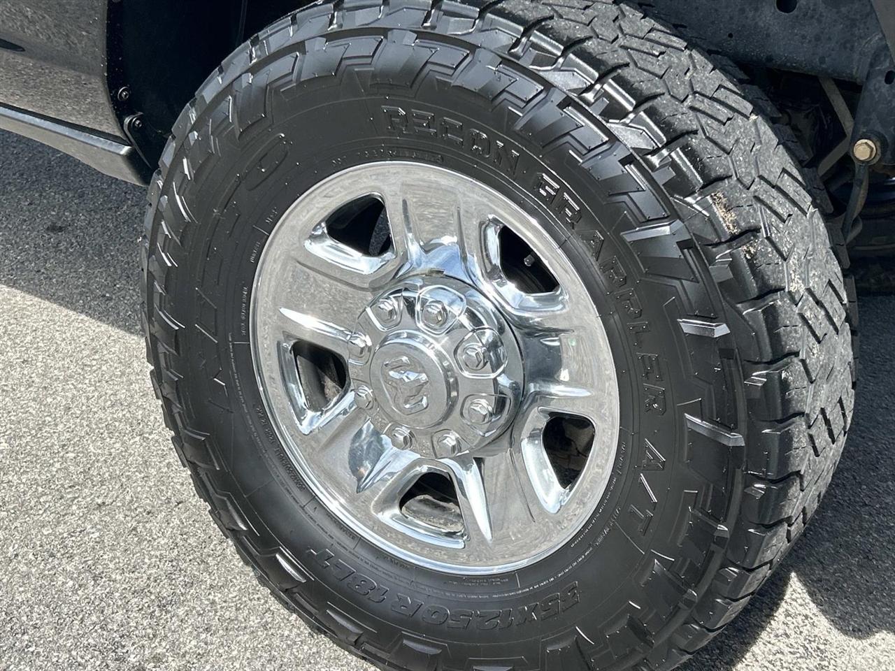 RAM 2500 Tradesman 4x4 Reg Cab 8' Box 2022