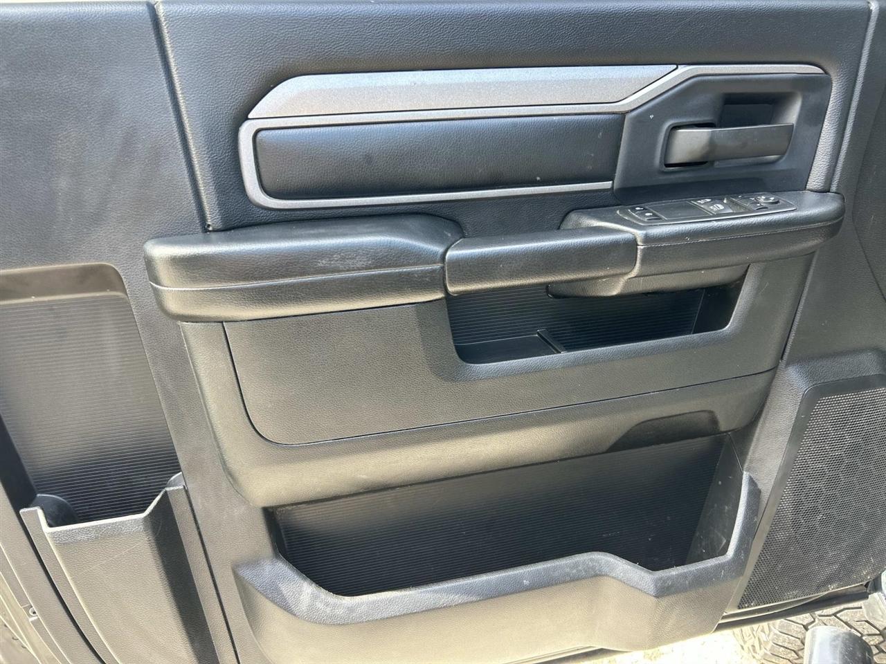 RAM 2500 Tradesman 4x4 Reg Cab 8' Box 2022