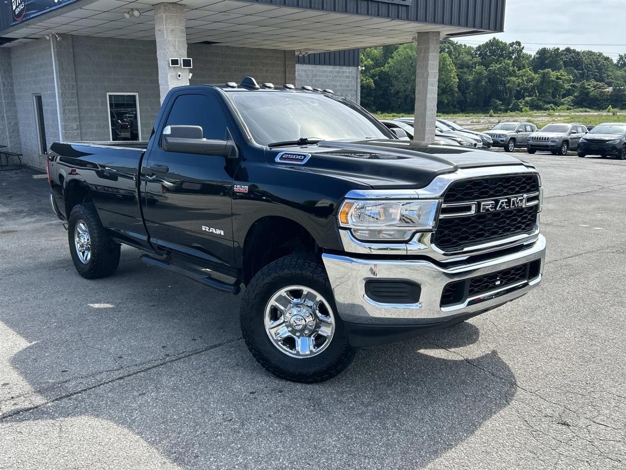 RAM 2500 Tradesman 4x4 Reg Cab 8' Box 2022